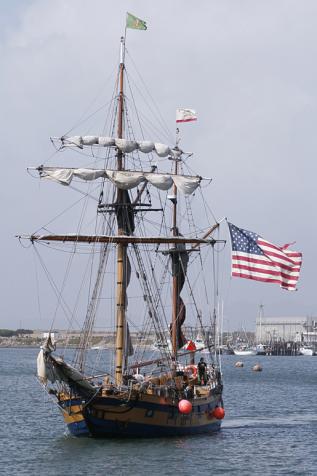 Hawaiian Chieftan in Morro Bay 2007 - photo by Erick Wand Hawaiian Chieftan in Morro Bay 2007 - photo by Erick Wand
