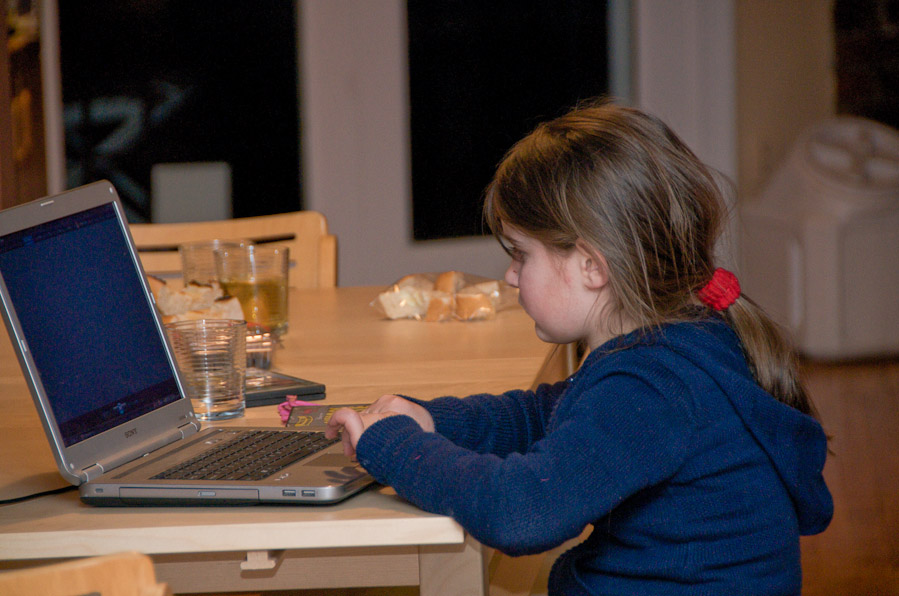 Brun Family  - Image Name: Brun021209_8335